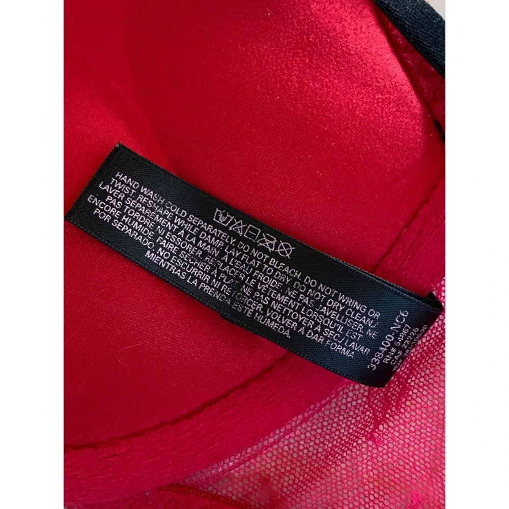 Victoria's Secret Bombshell Plunge Bra 34A and Thong Set Pink Lace Front Clasp